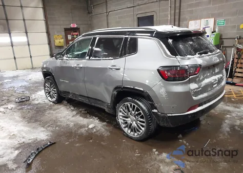 2022 Jeep Compass Limited 4X4 из США, поврежденный, VIN 3C4NJDCB6NT113162